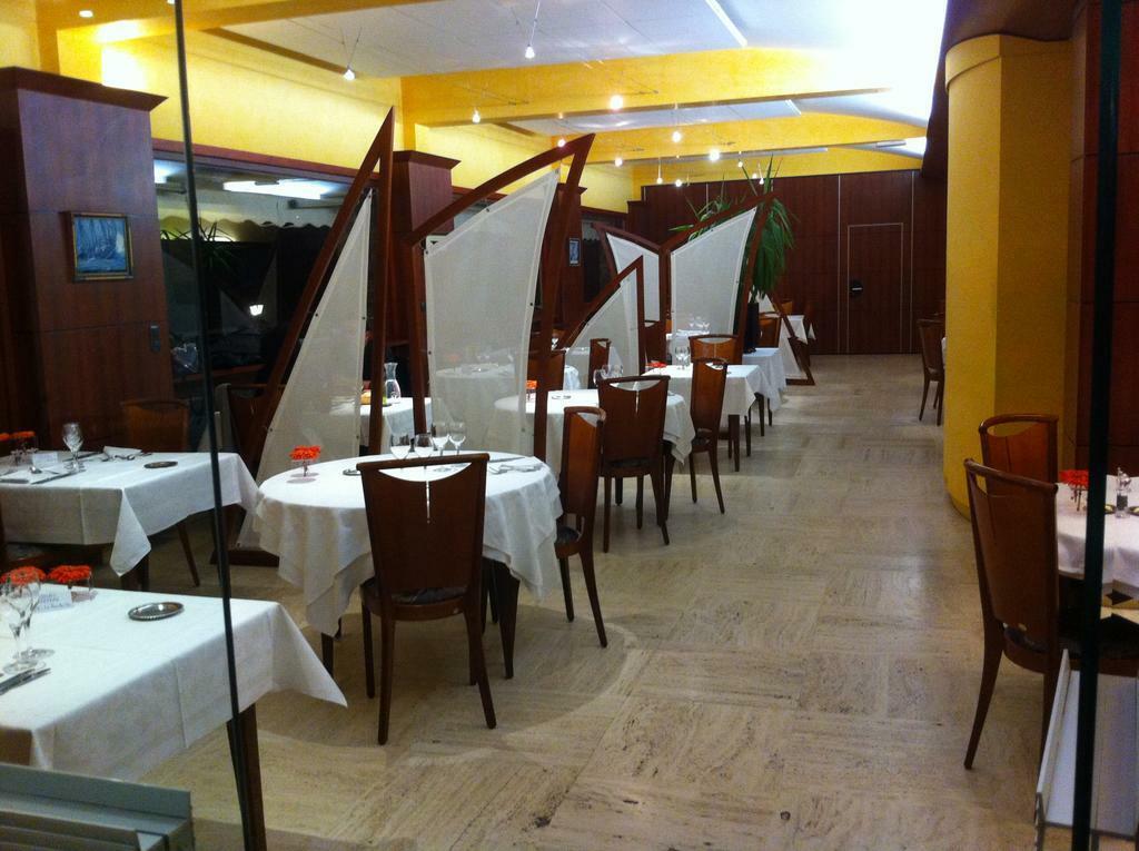 塞加拉普林西尔餐厅及酒店 Baraqueville 外观 照片